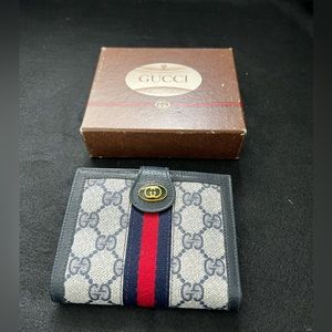 Vintage monogram logo blue Gucci snap wallet